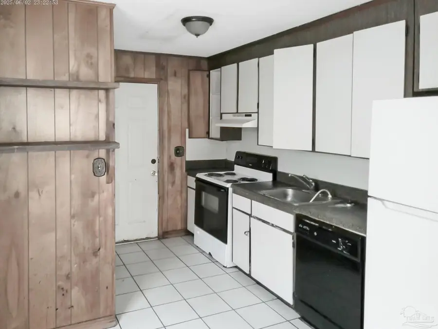 925 Bremen Ave #A,B, Pensacola, FL 32507 - #3