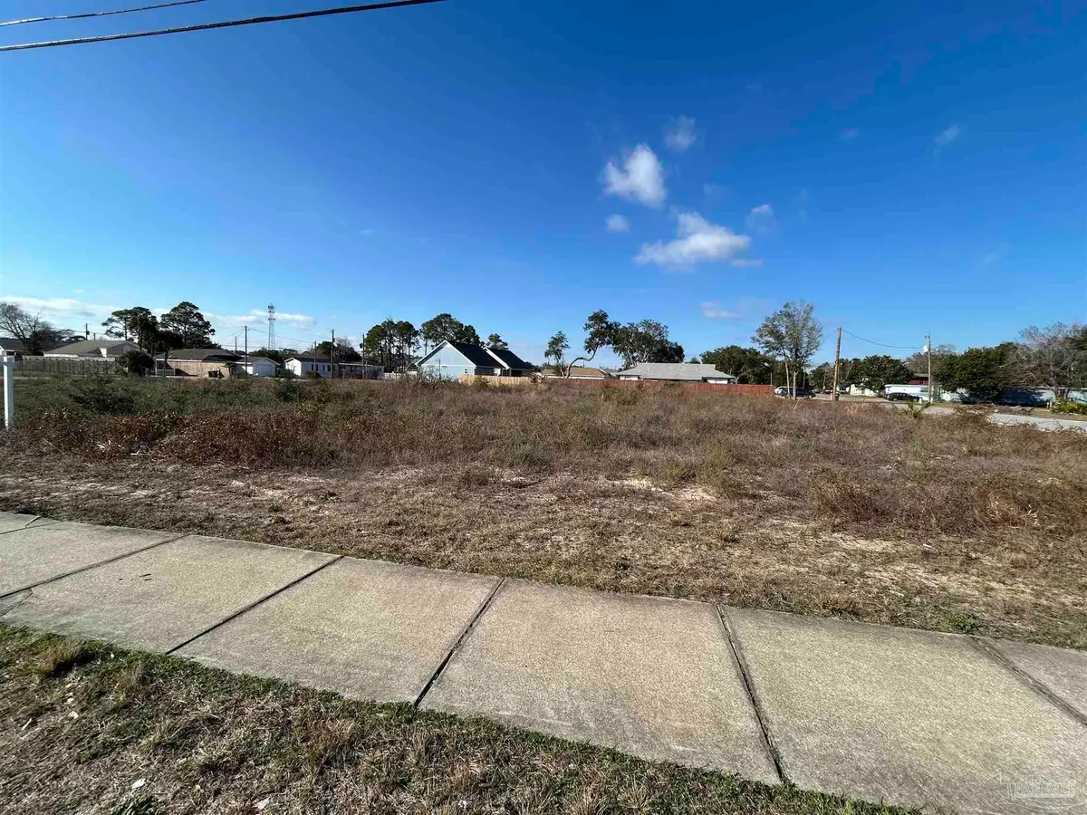 5400 Medina Rd, Pensacola, FL 32507 - #1