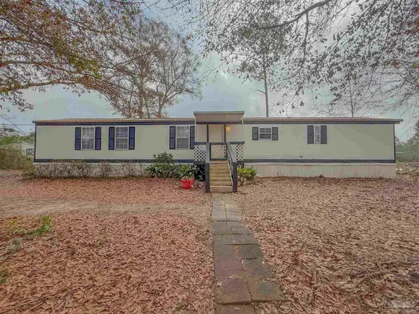 904 Brookhills Dr, Cantonment, FL 32533