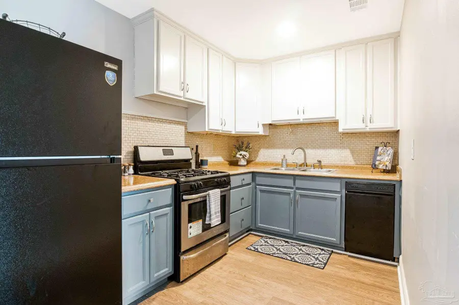 7830 Herrington Dr, Pensacola, FL 32534 - #2