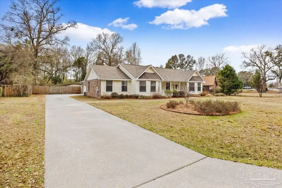 3505 Stratford Ln, Pace, FL 32571 - #2