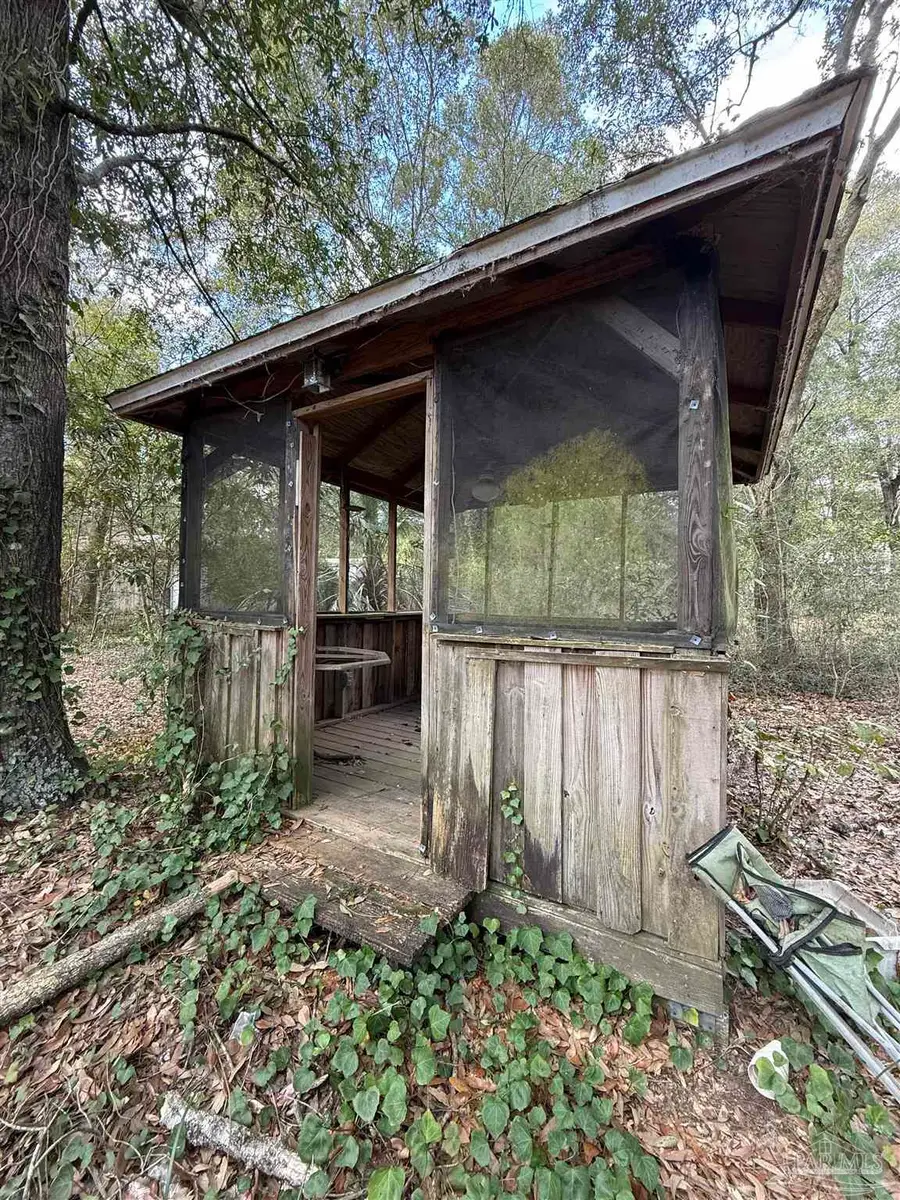 3928 Reinhardt Village Rd, Milton, FL 32583 - #3