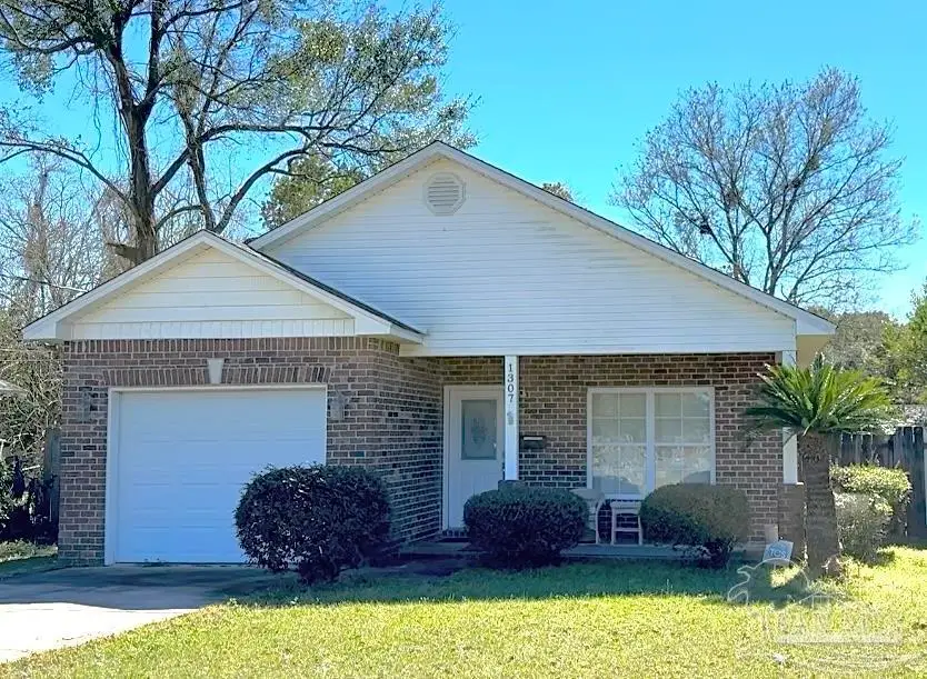 1307 E Hayes St, Pensacola, FL 32503 - #1