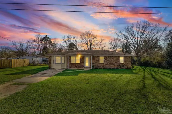 7599 Woods Rd, Pensacola, FL 32526