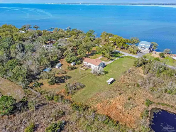 302 S Garcon Point Rd, Milton, FL 32583