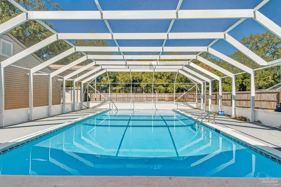 8 Manor Dr, Pensacola, FL 32507 - #3