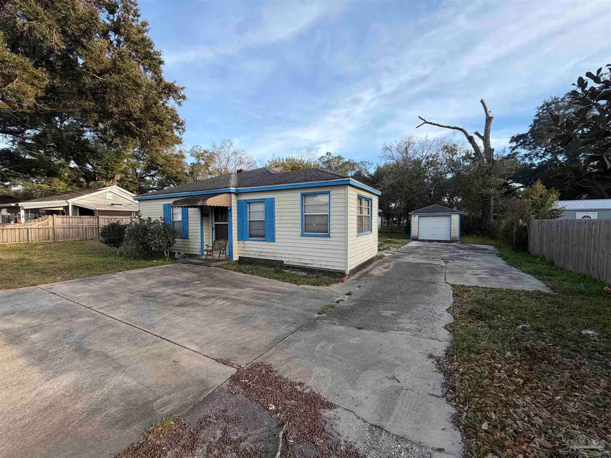 4915 Jackson St, Pensacola, FL 32506 - #1