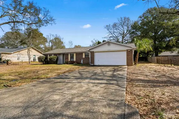 3928 Deerwood Cir, Pace, FL 32571