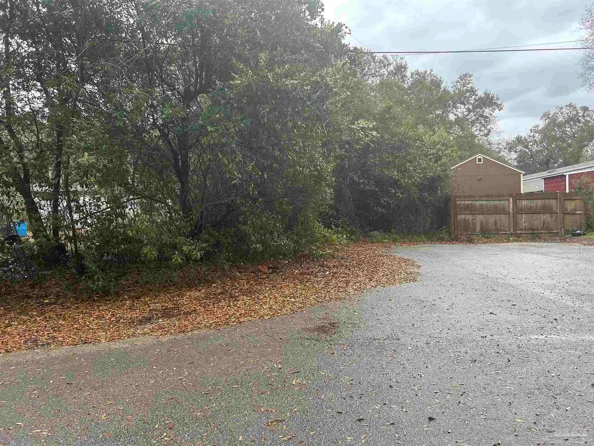 8600 Handicare St, Pensacola, FL 32514 - #1