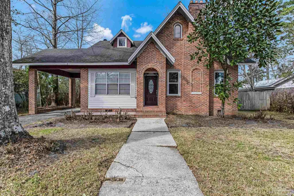 817 Douglas Ave, Brewton, AL 36426 - #1