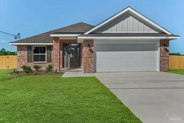 7945 Twin Lake Dr, Milton, FL 32583