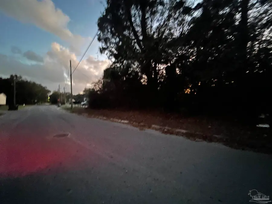 8500 Vickie St, Pensacola, FL 32514 - #3