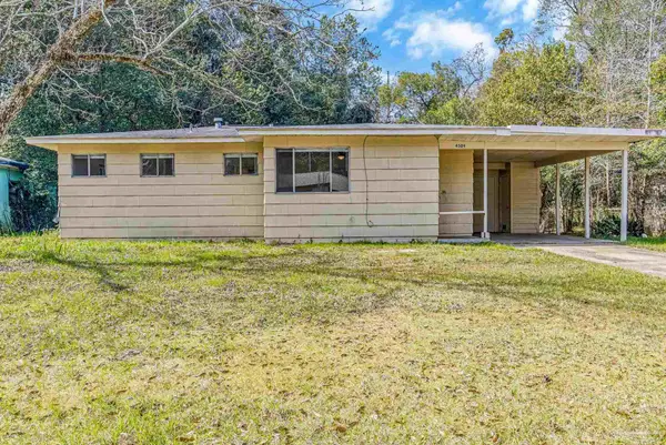 4509 Versailles Dr, Pensacola, FL 32505