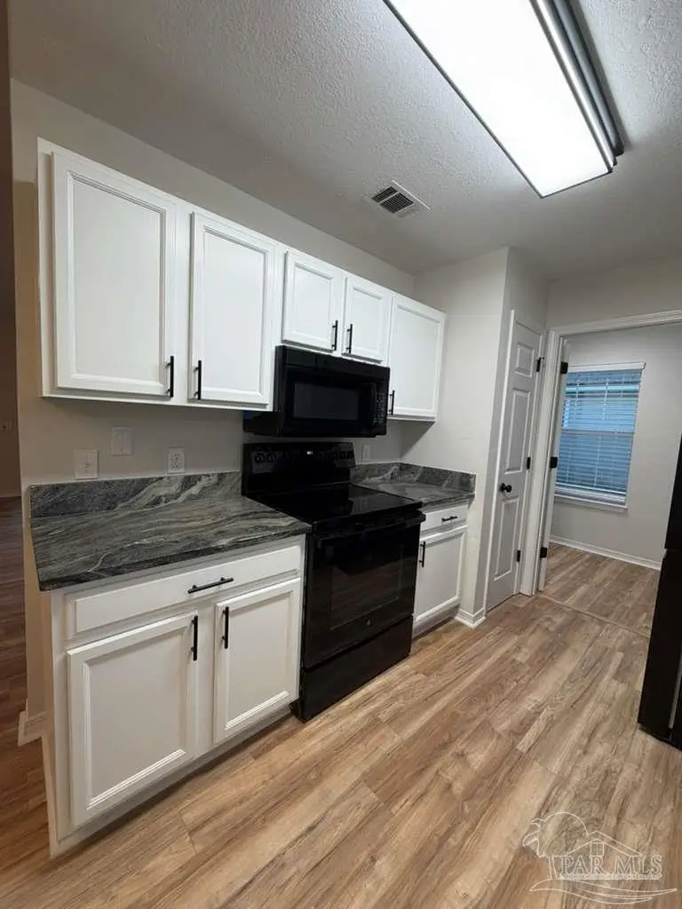 5327 Overbrook Dr, Milton, FL 32570 - #3