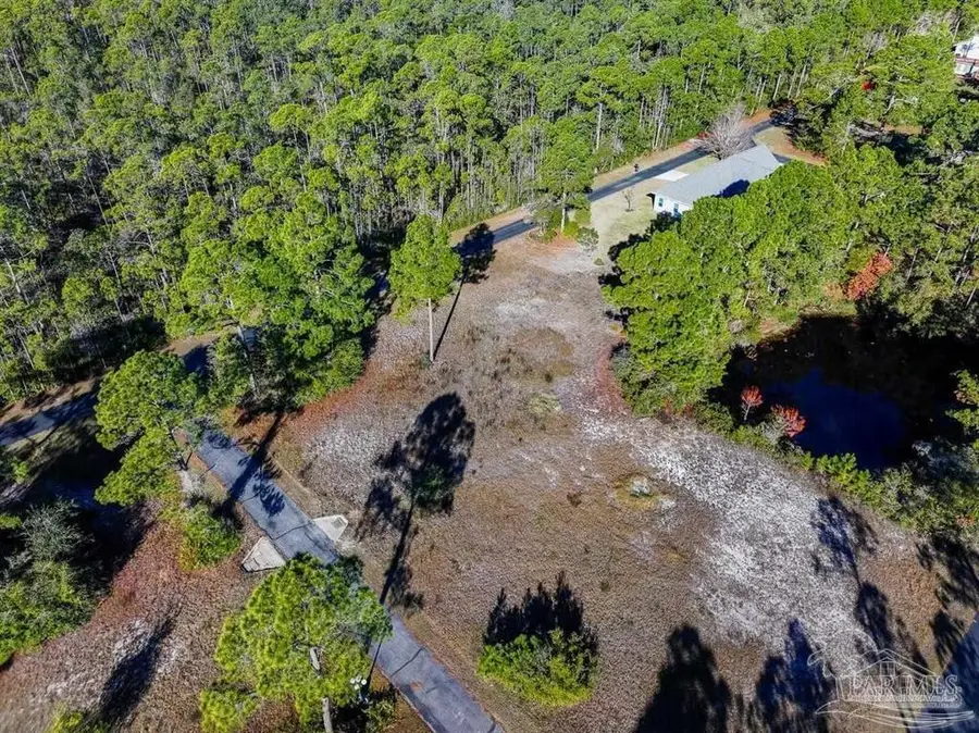 1810 W Smugglers Cove Dr, Gulf Breeze, FL 32563 - #3