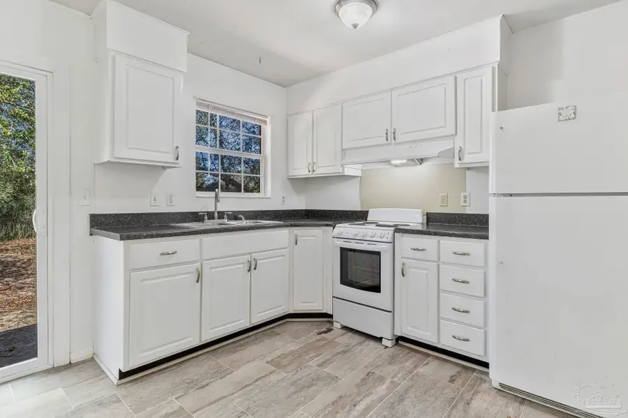 6307 East Shore Dr, Pensacola, FL 32505 - #3