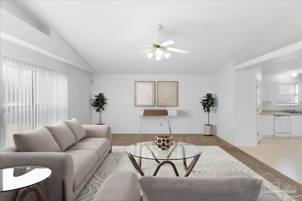 9235 Parker Pl Dr, Navarre, FL 32566