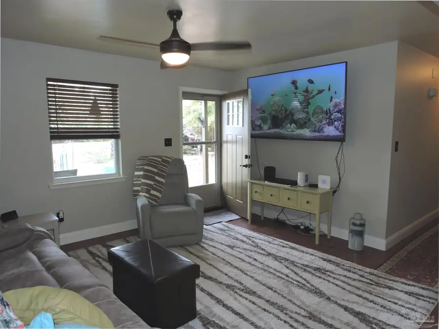 209 Marine Dr, Pensacola, FL 32507 - #3