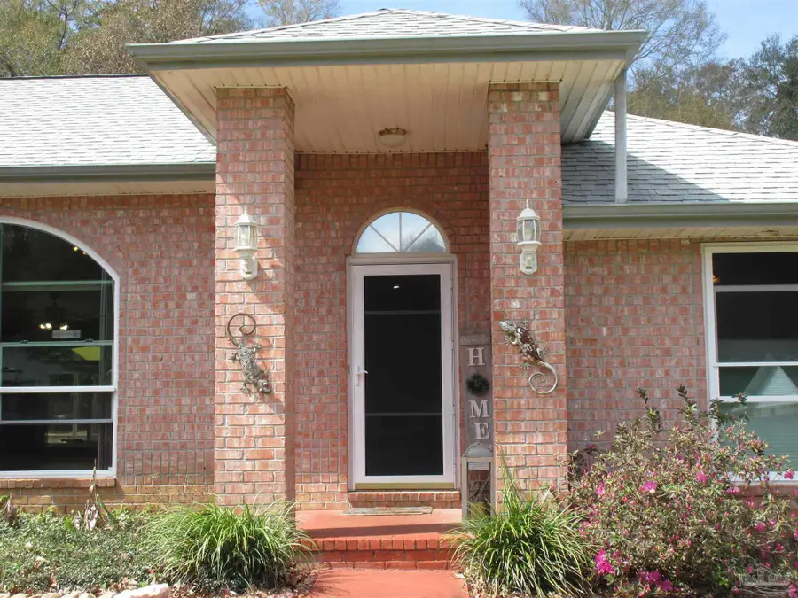 5717 Loring Dr, Milton, FL 32583 - #2