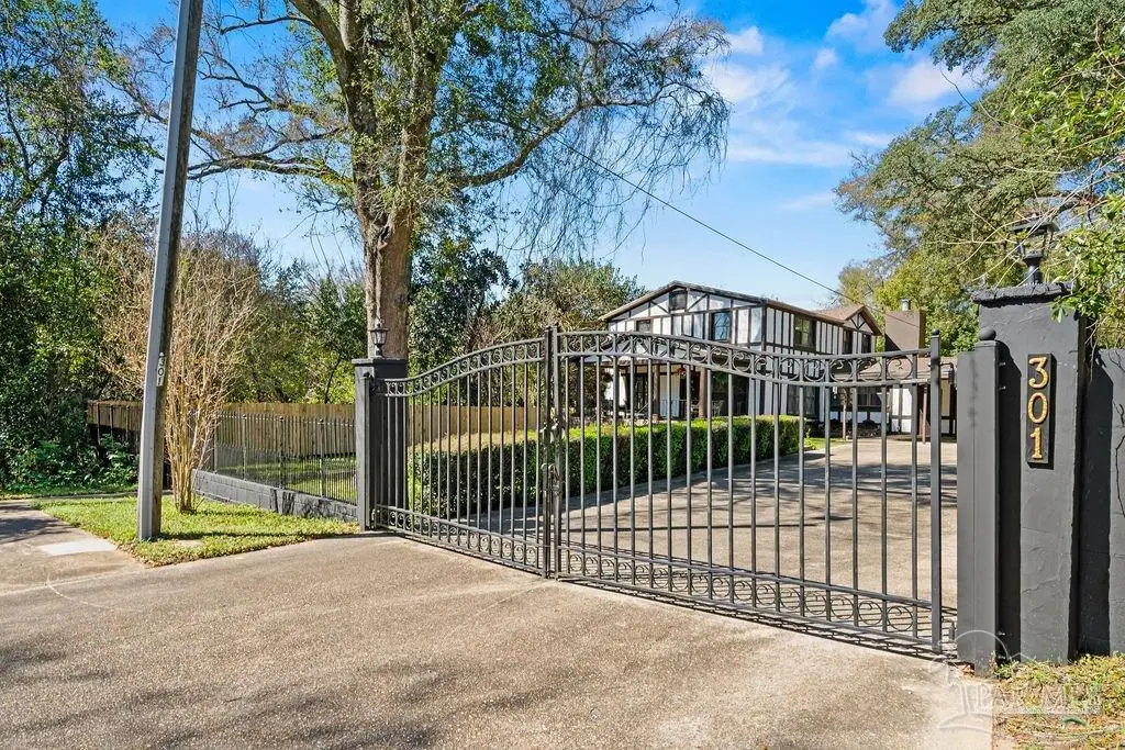 301 Grandview St, Pensacola, FL 32505 - #1