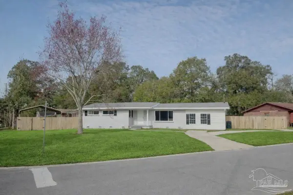 6357 Shady Ln, Milton, FL 32570