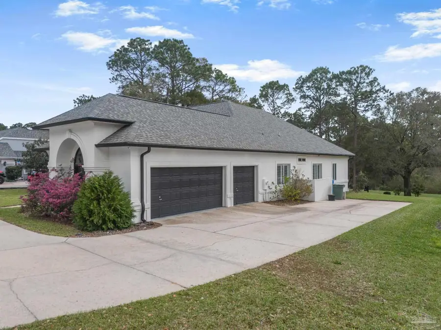 3175 Marcus Pointe Blvd, Pensacola, FL 32505 - #2