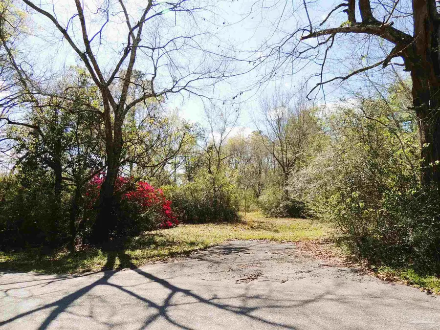 309 Crowndale Rd, Cantonment, FL 32533 - #2