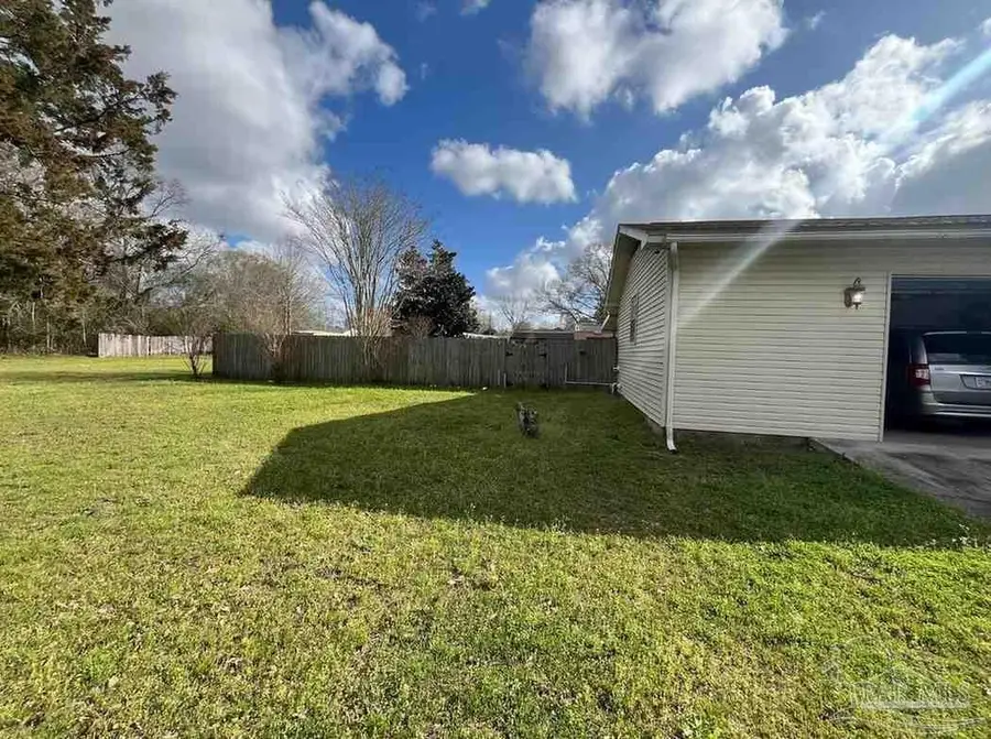 516 Monroe Ave, Cantonment, FL 32533 - #3