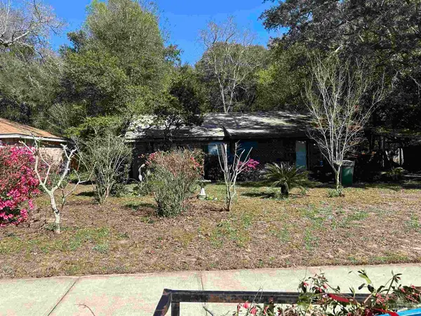 5800 Avondale Rd, Pensacola, FL 32526