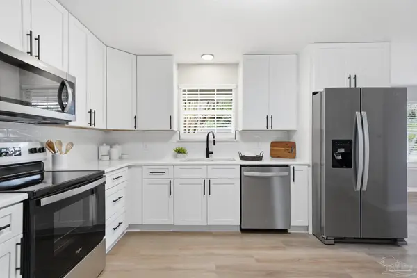 5 Whitehead Dr, Pensacola, FL 32503