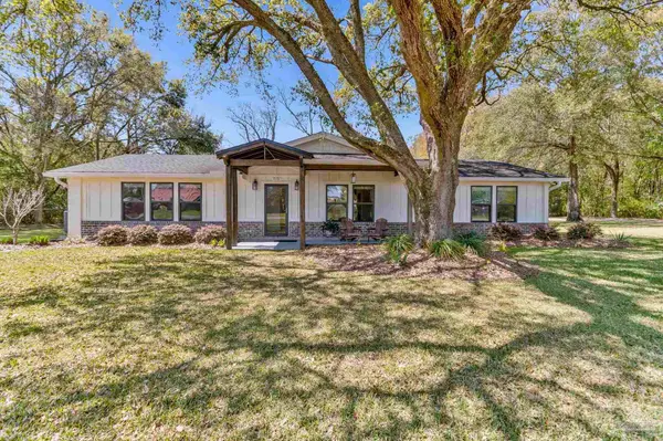 7175 Wallace Dr, Pace, FL 32571