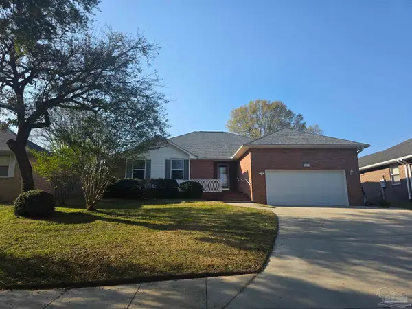 2049 Pin High Dr, Pensacola, FL 32526