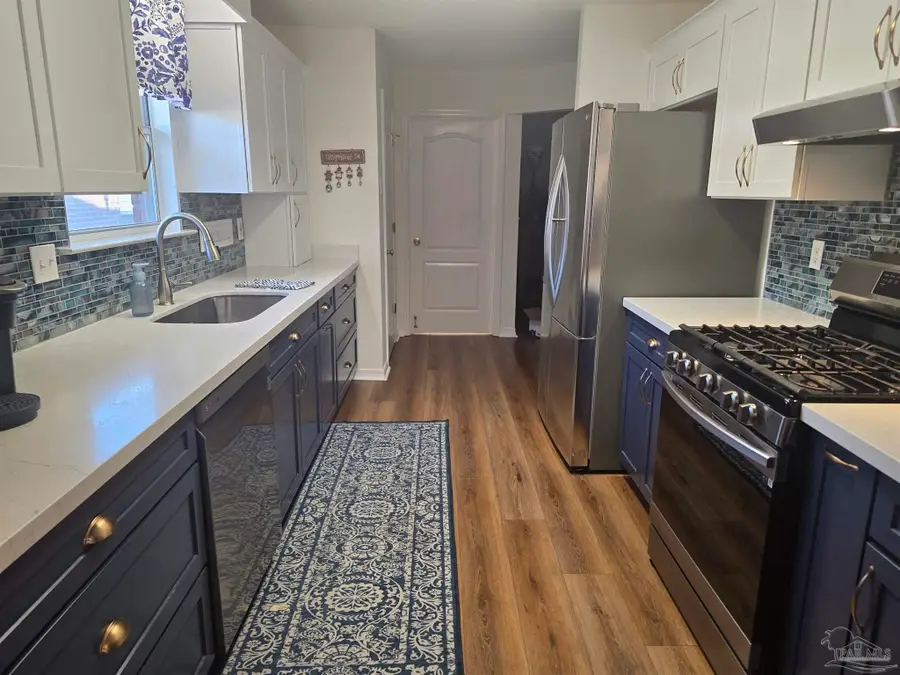 2049 Pin High Dr, Pensacola, FL 32526 - #2