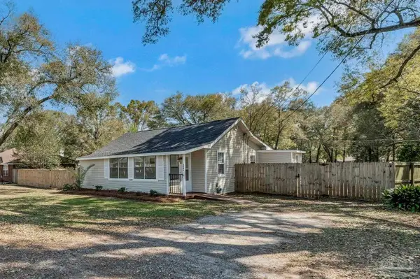 3041 Godwin Ln, Pensacola, FL 32526