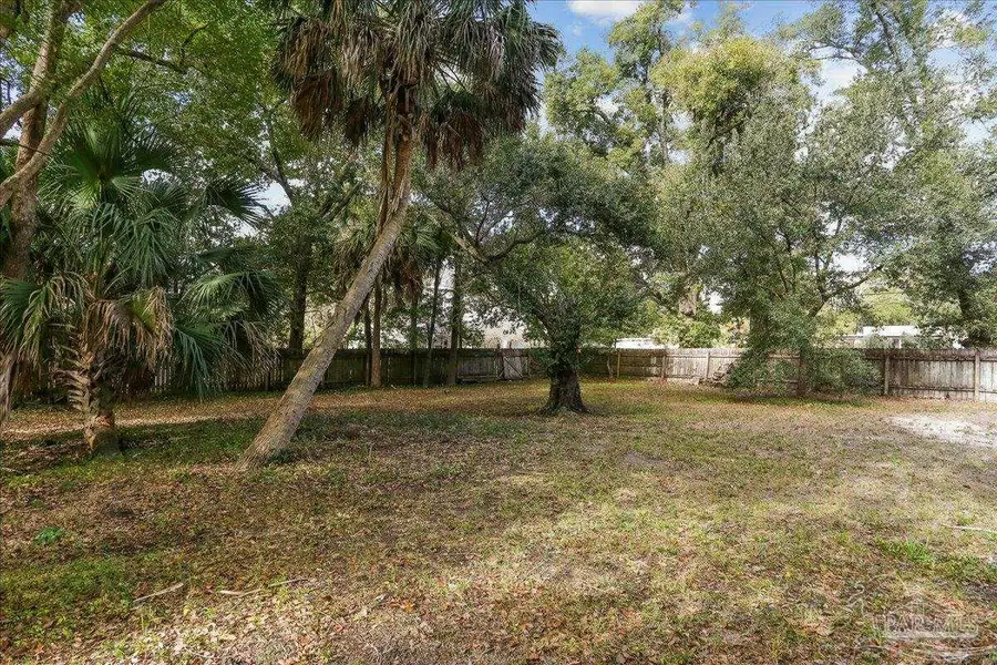 1011 N Reus St, Pensacola, FL 32501 - #2