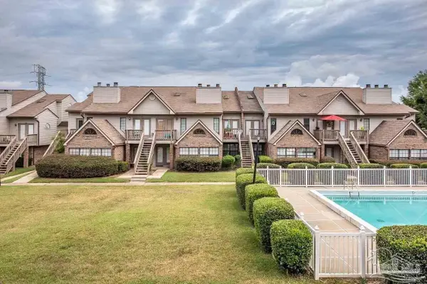 1750 Plantation Rd #327, Pensacola, FL 32504