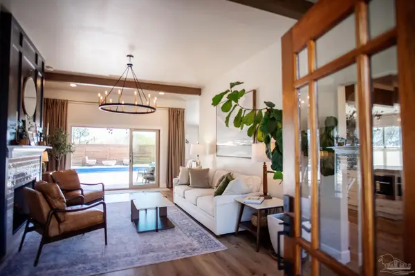 121 Villacrest Dr, Crestview, FL 32536