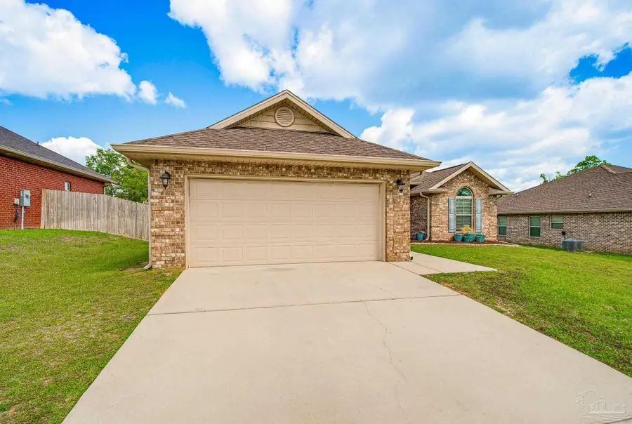 2400 Bentley Oaks Dr, Cantonment, FL 32533 - #2