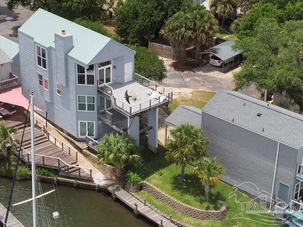 1280 Mahogany Mill Rd #4, Pensacola, FL 32507