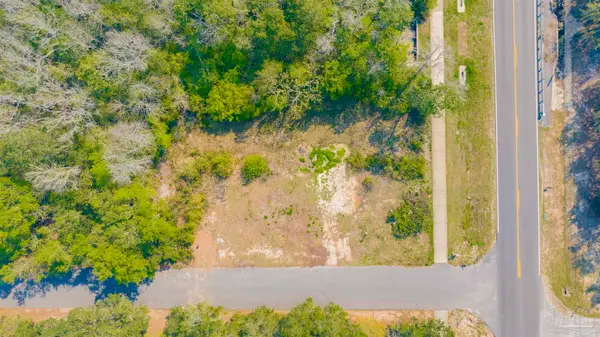 2900 Sandpiper Cv, Navarre, FL 32566