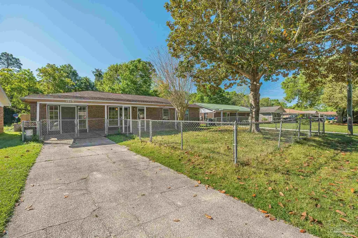 1019 Woodbury Pl, Cantonment, FL 32533 - #1