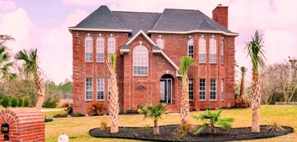 7390 San Ramon Dr, Milton, FL 32583