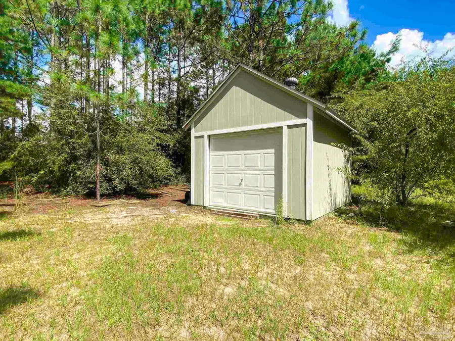 4700 Thoroughbred Dr, Milton, FL 32583 - #3