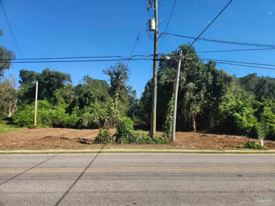 413 Young St, Fairhope, AL 36532 - #2