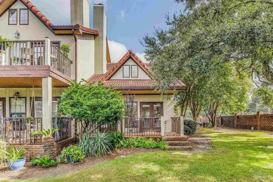 126 Bay Bridge Dr, Gulf Breeze, FL 32561 - #2