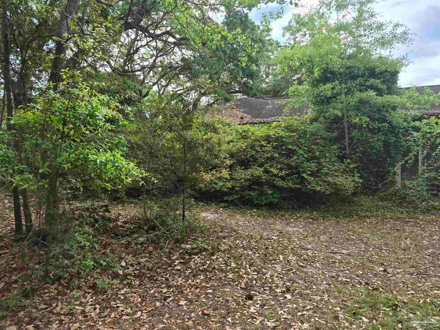 7855 Bay Meadows Dr, Pensacola, FL 32507 - #3