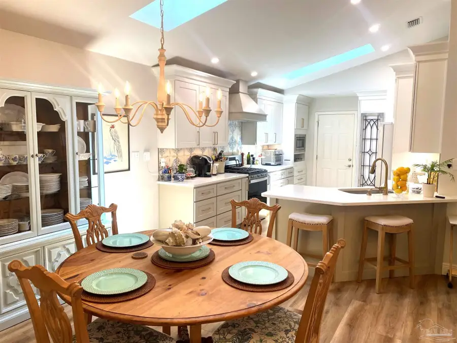 3505 Silvertree Ln, Pensacola, FL 32504 - #2