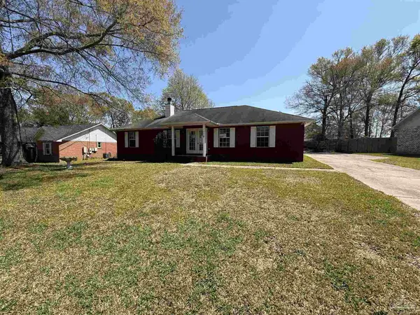 1009 Rachel Cir, Cantonment, FL 32533