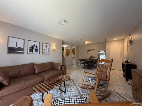 130 E 9 Mile Rd #7, Cantonment, FL 32534