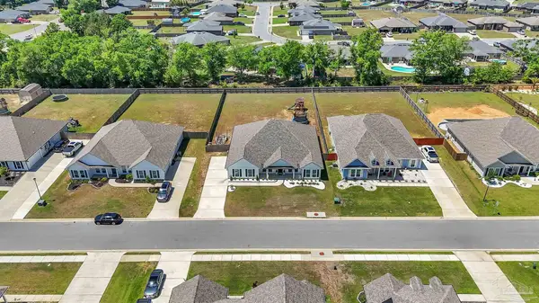 5531 Blake Ln, Pace, FL 32571